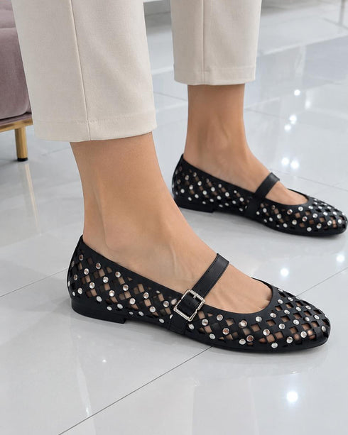 Ballerina traforata con borchie