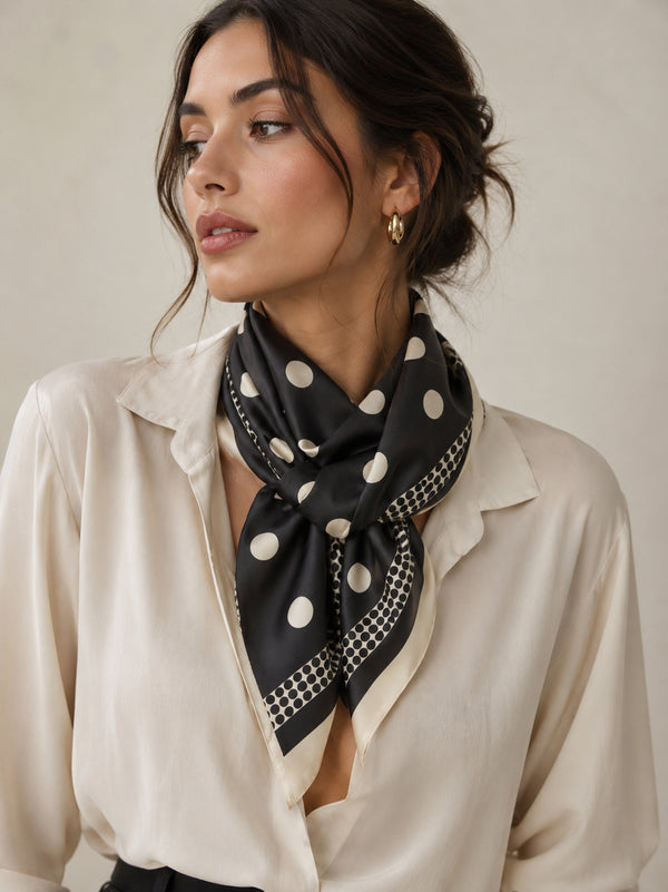 Foulard in Satin a Pois
