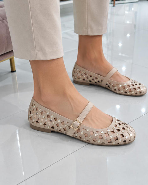 Ballerina traforata con borchie