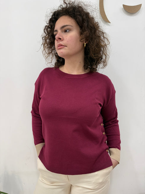 Maglia Girocollo Fine con Dettagli Button-Up