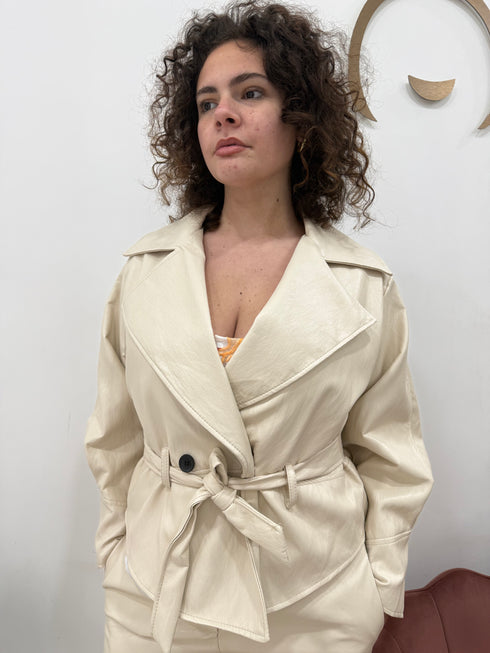 Giacca Doppiopetto in Ecopelle con Cintura