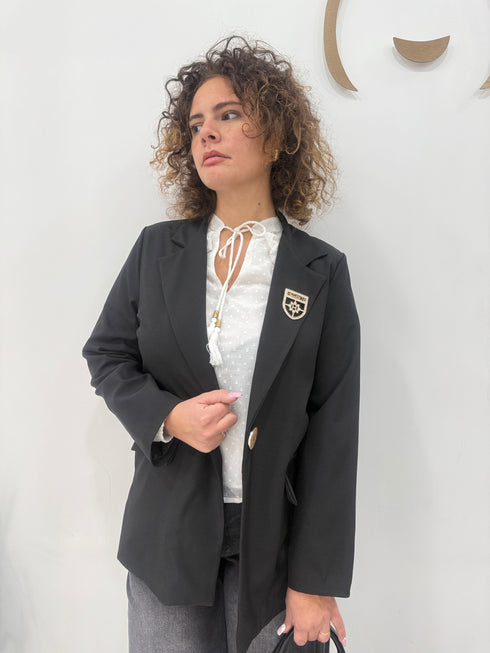 Giacca over Blooma con spilla