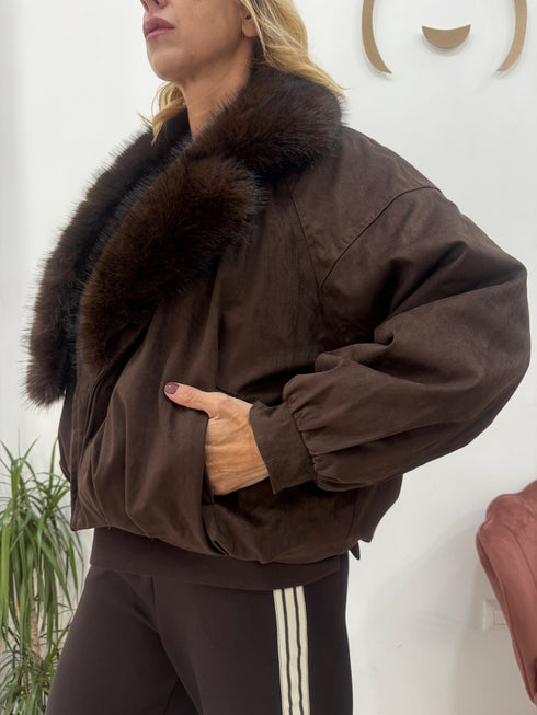 Bomber scamosciato con collo ecopelliccia