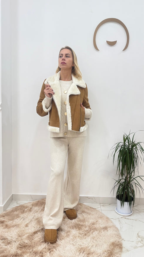 Coordinato in lana con intreccio e bottoni