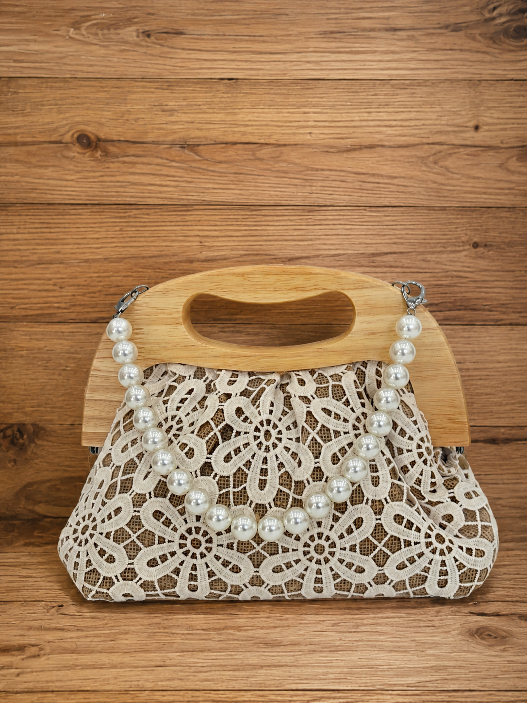 Clutch in Pizzo e Juta con Manico in Legno