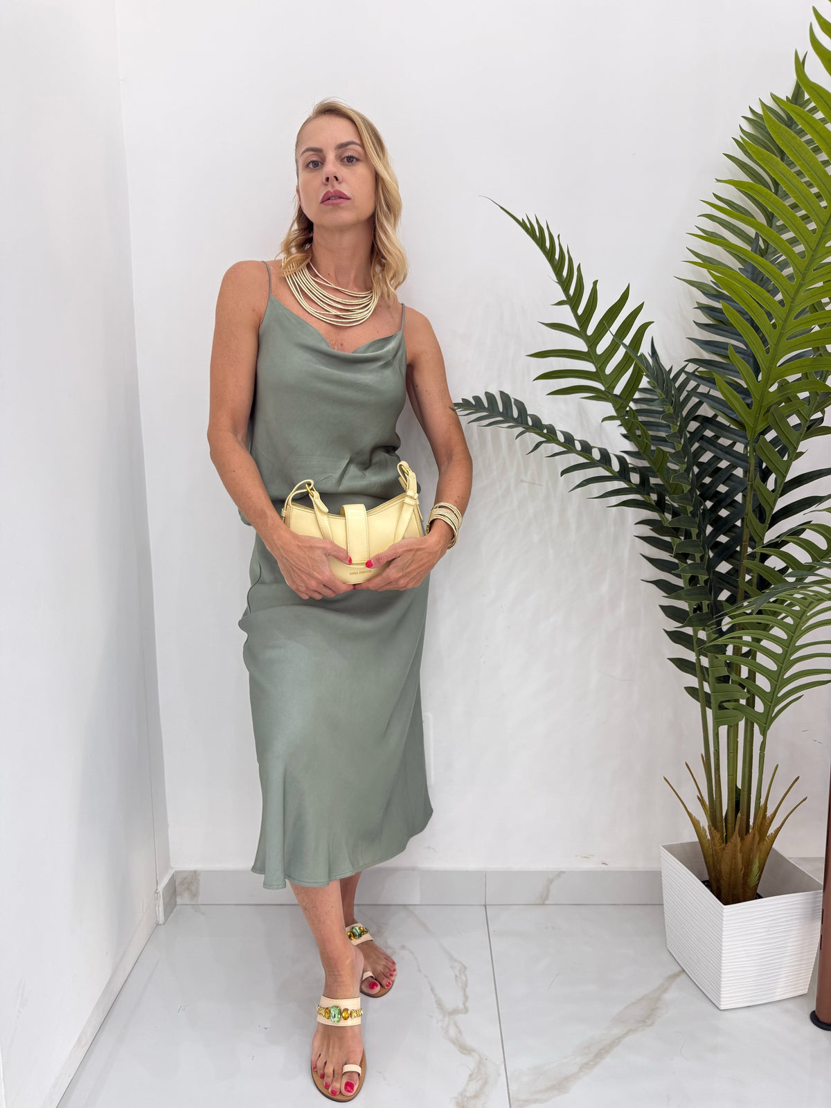 Top in Raso con Scollo a Cappuccio