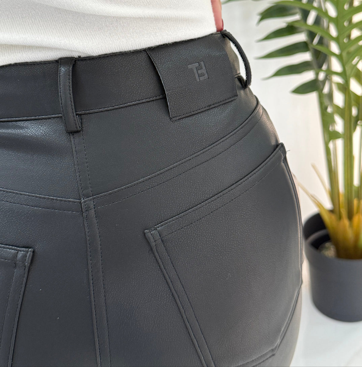 Pantalone in pelle Isabella_1 Tiffosi