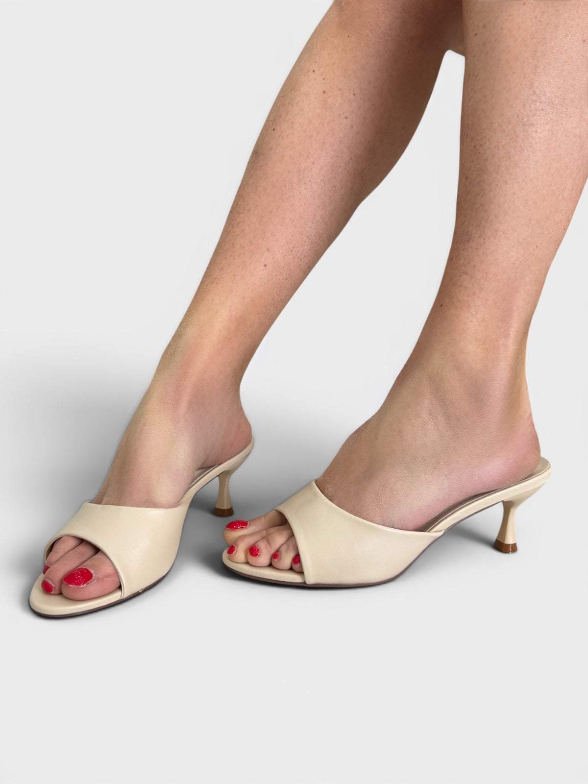 Sandalo Sabot in Pelle con Tacco Kitten