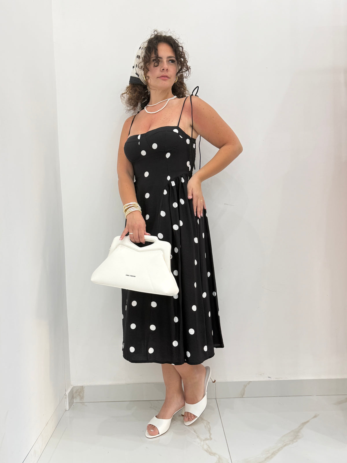 Abito Midi a Pois con Scollo a Cuore