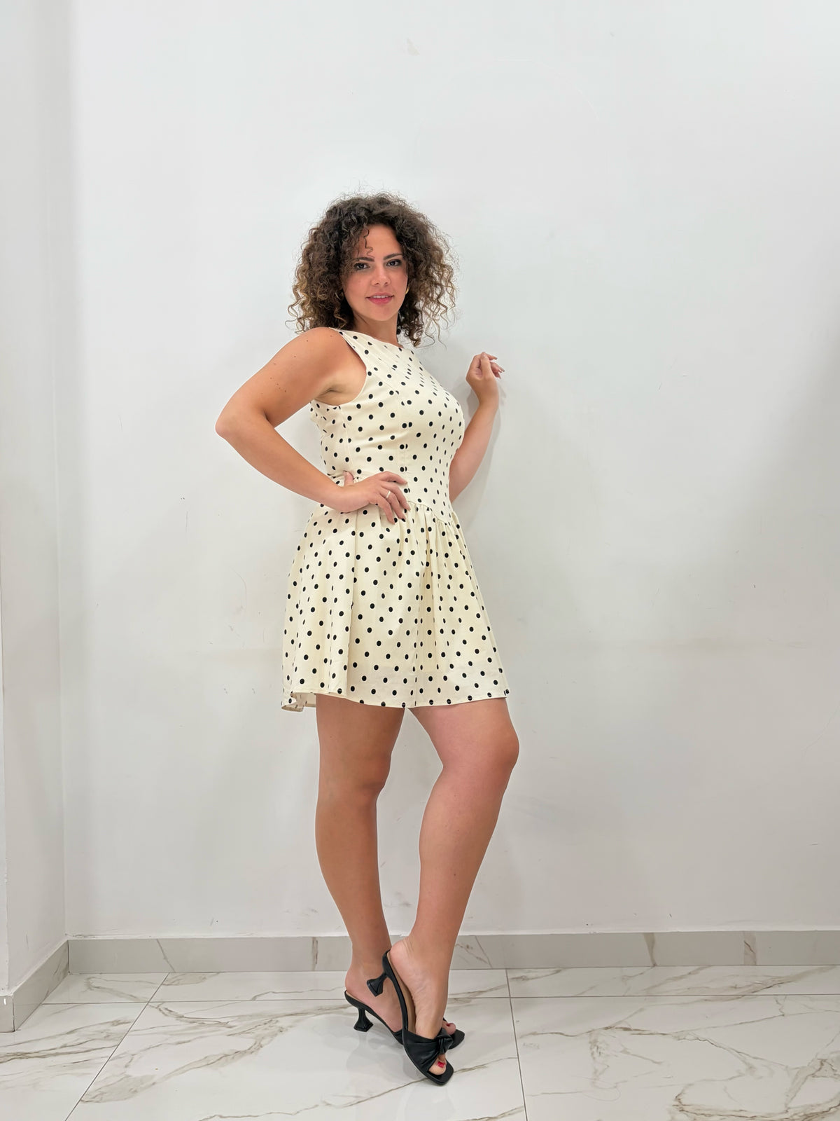 Abito Corto a Pois Ruota