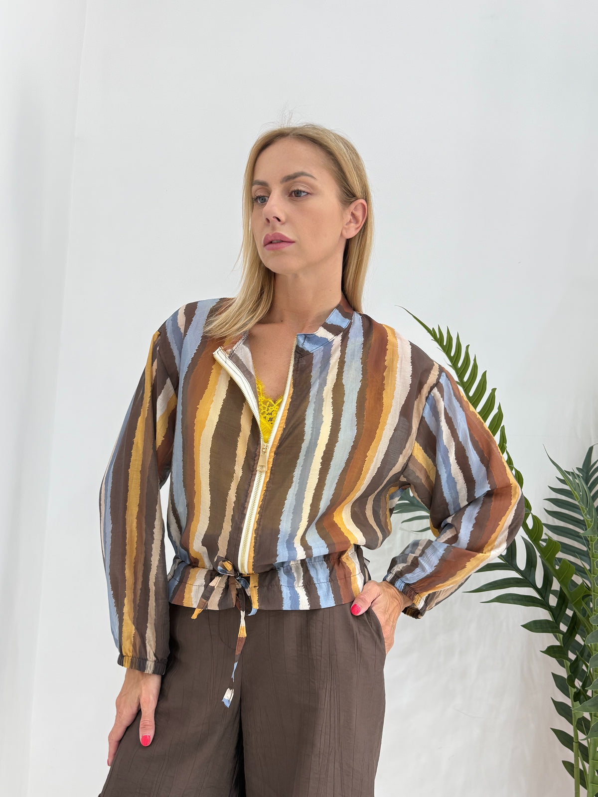 Giacca Leggera Velata con Zip e Coulisse