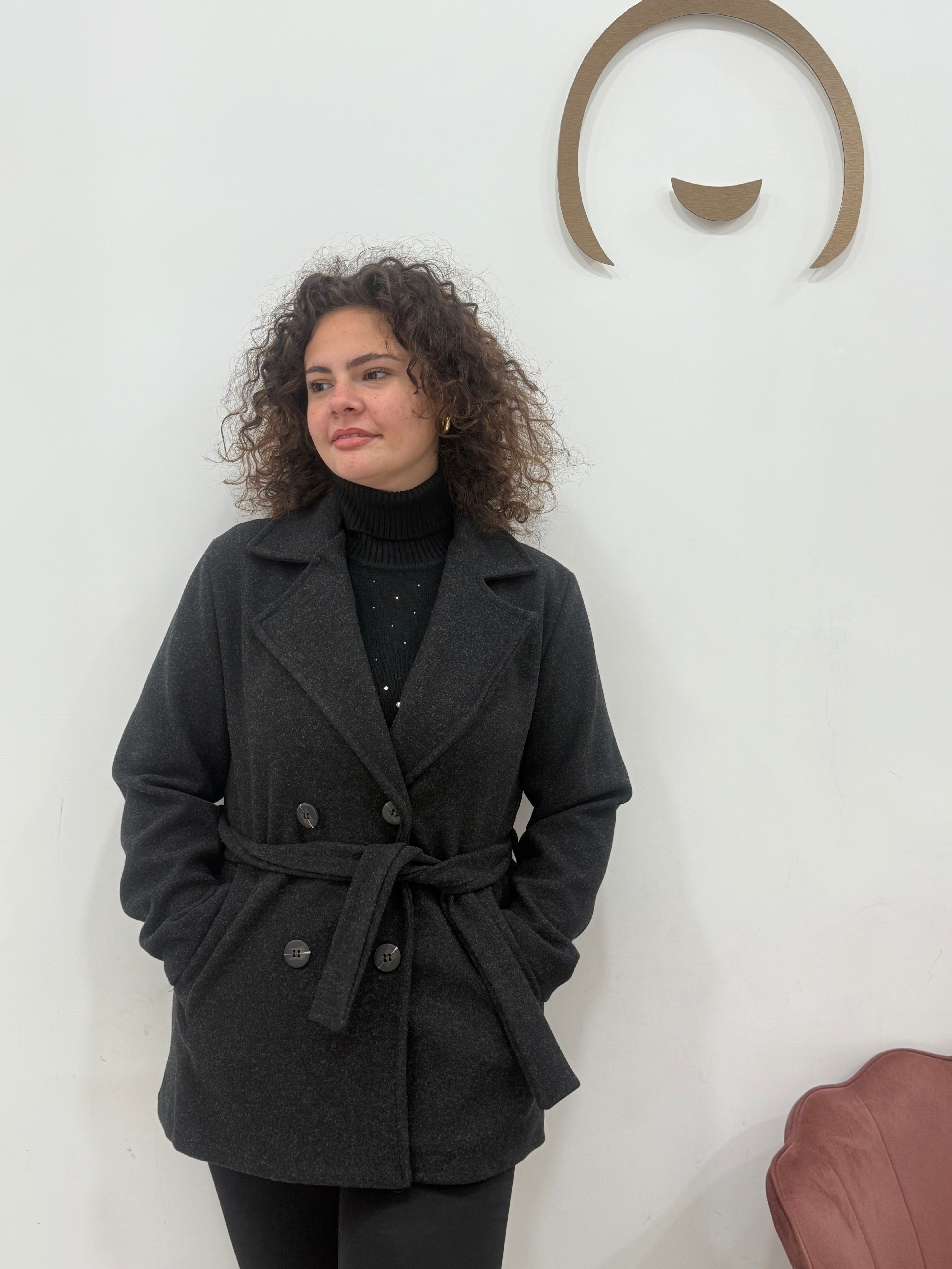 Cappotto doppiopetto corto con fusciacca